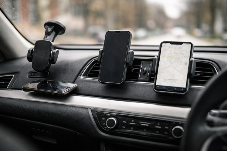 Du køber den forkerte mobilholder til bilen - her er den ærlige vej ud af cirkusset